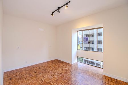 Apartamento à venda com 130m², 3 quartos e 2 vagas Apartamento à venda com 130m², 3 quartos e 2 vagasQuarto 2