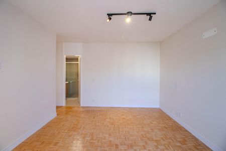 Apartamento à venda com 130m², 3 quartos e 2 vagas Apartamento à venda com 130m², 3 quartos e 2 vagasSuíte