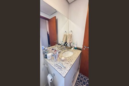 Apartamento à venda com 103m², 2 quartos e 2 vagasBanheiro da Suíte