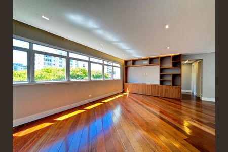 Apartamento à venda com 100m², 2 quartos e 1 vaga Apartamento à venda com 100m², 2 quartos e 1 vagaSala