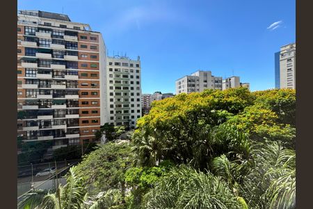 Apartamento à venda com 100m², 2 quartos e 1 vaga Apartamento à venda com 100m², 2 quartos e 1 vagaVista