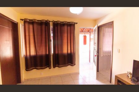 Casa à venda com 360m², 3 quartos e 2 vagas Casa à venda com 360m², 3 quartos e 2 vagasEdicula