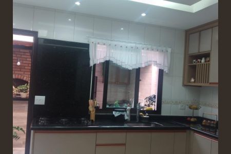 Casa à venda com 120m², 3 quartos e 2 vagas Casa à venda com 120m², 3 quartos e 2 vagasCozinha