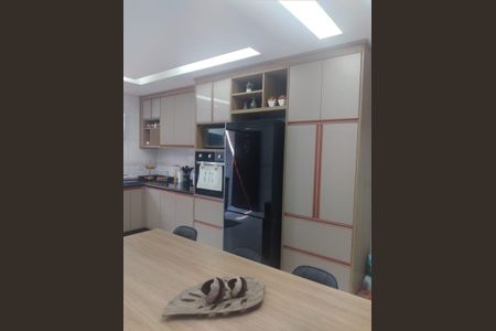 Casa à venda com 120m², 3 quartos e 2 vagas Casa à venda com 120m², 3 quartos e 2 vagasCozinha