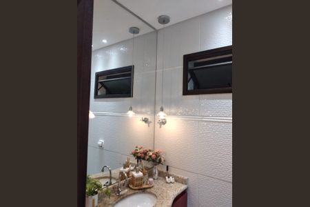 Casa à venda com 120m², 3 quartos e 2 vagas Casa à venda com 120m², 3 quartos e 2 vagasSala