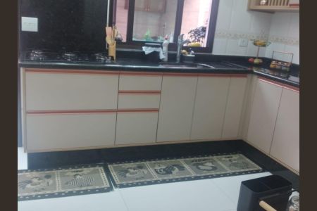 Casa à venda com 120m², 3 quartos e 2 vagas Casa à venda com 120m², 3 quartos e 2 vagasCozinha