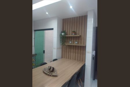 Casa à venda com 120m², 3 quartos e 2 vagas Casa à venda com 120m², 3 quartos e 2 vagasCozinha