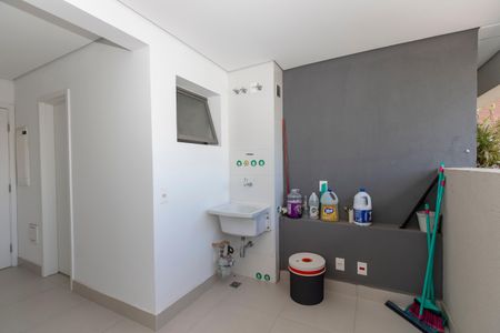 Apartamento para alugar com 232m², 3 quartos e 3 vagas Apartamento para alugar com 232m², 3 quartos e 3 vagasÁrea de Serviço