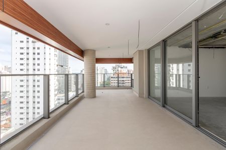 Apartamento para alugar com 232m², 3 quartos e 3 vagas Apartamento para alugar com 232m², 3 quartos e 3 vagasVaranda 1