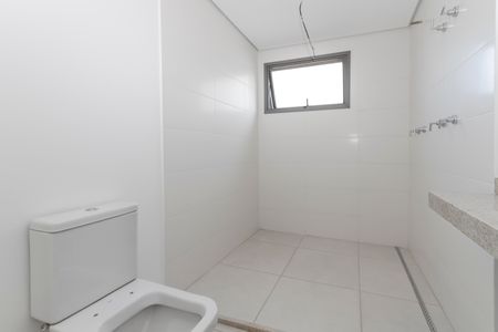 Apartamento para alugar com 232m², 3 quartos e 3 vagas Apartamento para alugar com 232m², 3 quartos e 3 vagasBanheiro 1 da Suíte 1
