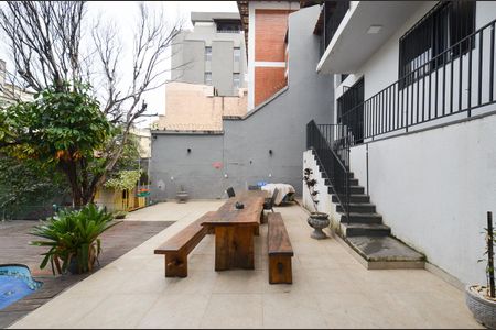 Casa à venda com 420m², 6 quartos e 2 vagasÁrea Externa