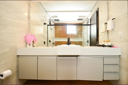 Casa à venda com 420m², 6 quartos e 2 vagasBanheiro suite