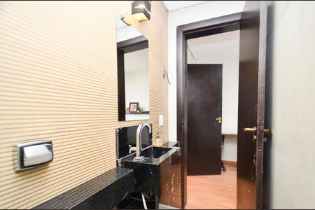 Casa à venda com 420m², 6 quartos e 2 vagasBanheiro social 3