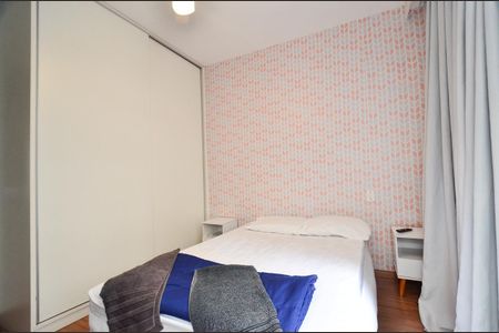 Casa à venda com 420m², 6 quartos e 2 vagasQuarto 2