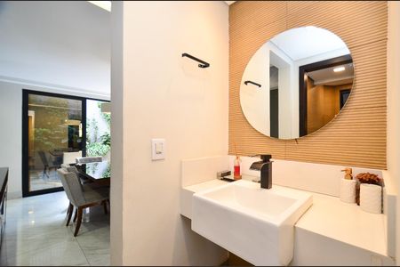 Casa à venda com 420m², 6 quartos e 2 vagasBanheiro social 2