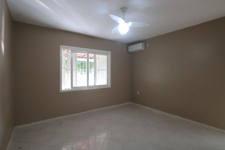 Casa à venda com 348m², 3 quartos e 2 vagasSuíte