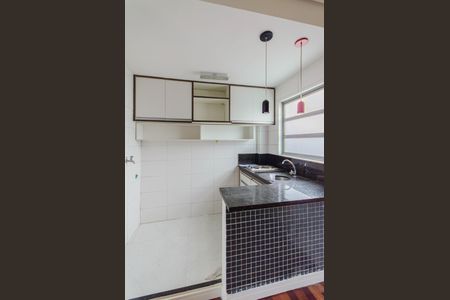 Apartamento à venda com 38m², 1 quarto e sem vaga Apartamento à venda com 38m², 1 quarto e sem vagaCozinha e Área de Serviço
