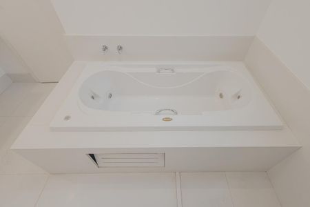 Apartamento à venda com 270m², 4 quartos e 4 vagasBanheiro da Suíte 4