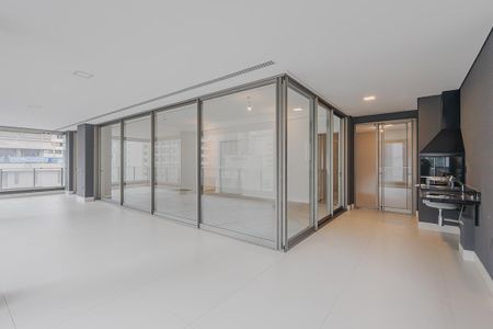 Apartamento à venda com 270m², 4 quartos e 4 vagasVaranda da Sala