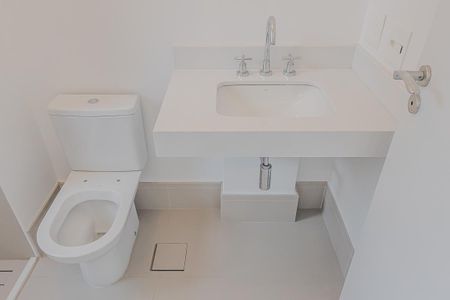 Apartamento à venda com 270m², 4 quartos e 4 vagasBanheiro da Suíte 2