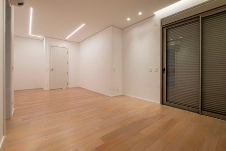 Apartamento à venda com 270m², 4 quartos e 4 vagasSuíte 1