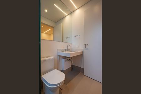 Apartamento à venda com 270m², 4 quartos e 4 vagasBanheiro da Suíte 3