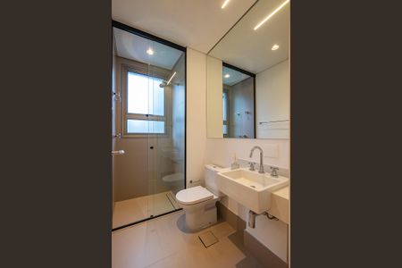 Apartamento à venda com 270m², 4 quartos e 4 vagasBanheiro da Suíte 2