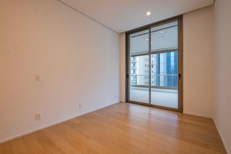 Apartamento à venda com 270m², 4 quartos e 4 vagasSuíte 4