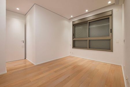 Apartamento à venda com 270m², 4 quartos e 4 vagasSuíte 2