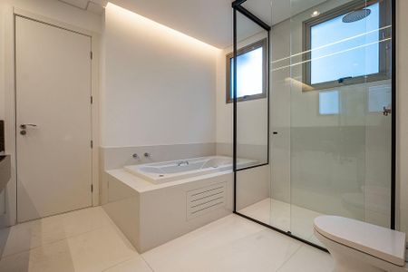 Apartamento à venda com 270m², 4 quartos e 4 vagasBanheiro da Suíte