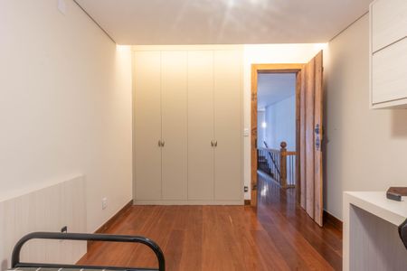 Casa à venda com 758m², 5 quartos e 6 vagasQuarto 3