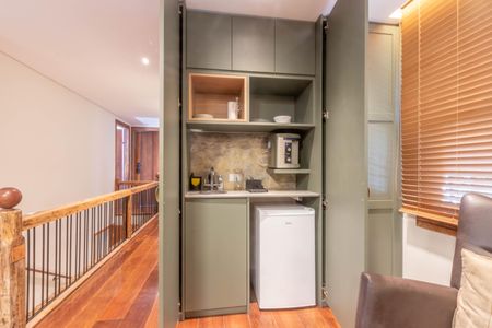 Casa à venda com 758m², 5 quartos e 6 vagasSala