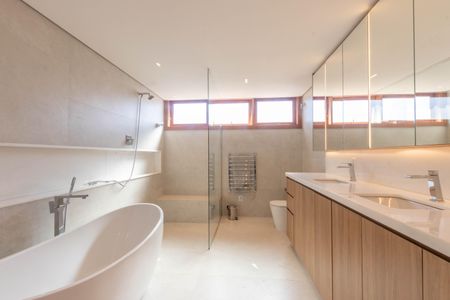 Casa à venda com 758m², 5 quartos e 6 vagasBanheiro Social