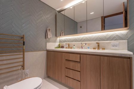 Casa à venda com 758m², 5 quartos e 6 vagasBanheiro Social