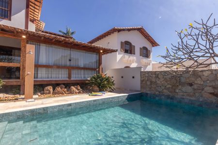 Casa à venda com 758m², 5 quartos e 6 vagasÁrea comum