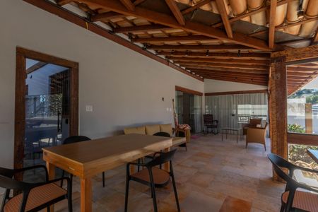 Casa à venda com 758m², 5 quartos e 6 vagasÁrea comum