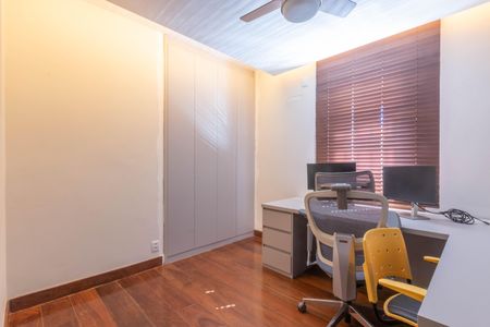 Casa à venda com 758m², 5 quartos e 6 vagasQuarto 2