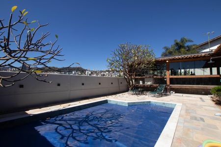 Casa à venda com 758m², 5 quartos e 6 vagasÁrea comum