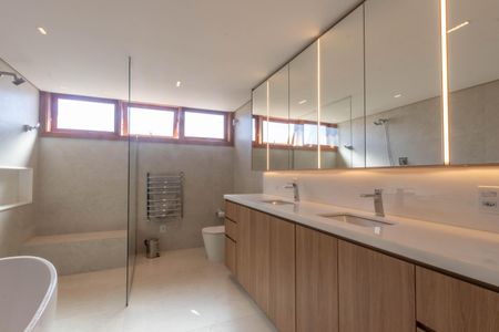 Casa à venda com 758m², 5 quartos e 6 vagasBanheiro Social