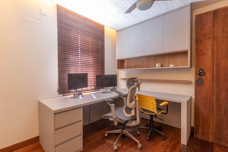 Casa à venda com 758m², 5 quartos e 6 vagasQuarto 2