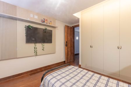 Casa à venda com 758m², 5 quartos e 6 vagasQuarto 4