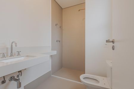 Apartamento à venda com 270m², 3 quartos e 4 vagasBanheiro da Suíte 1