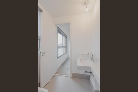 Apartamento à venda com 270m², 3 quartos e 4 vagasBanheiro da Suíte 1