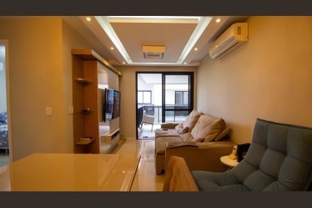 Apartamento à venda com 78m², 2 quartos e 2 vagasSala