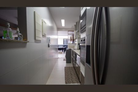 Apartamento à venda com 78m², 2 quartos e 2 vagasCozinha e Área de Serviço