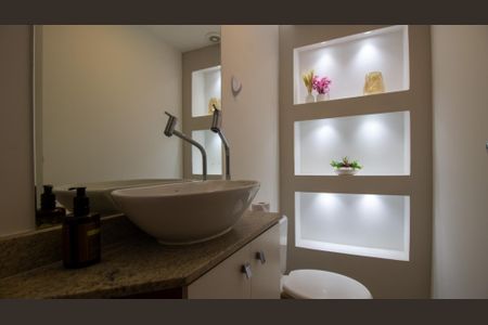 Apartamento à venda com 78m², 2 quartos e 2 vagasLavabo