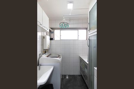 Apartamento à venda com 64m², 3 quartos e 1 vagaÁrea de Serviço