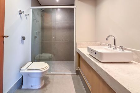 Apartamento à venda com 108m², 3 quartos e 2 vagas Apartamento à venda com 108m², 3 quartos e 2 vagasBanheiro 2