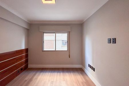 Apartamento à venda com 108m², 3 quartos e 2 vagas Apartamento à venda com 108m², 3 quartos e 2 vagasQuarto 3
