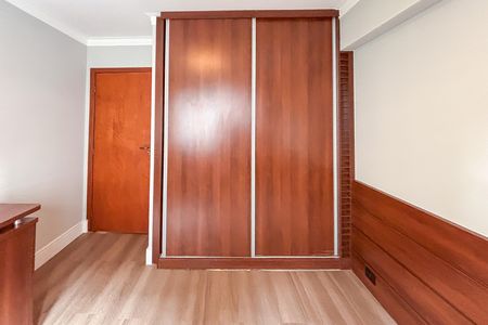 Apartamento à venda com 108m², 3 quartos e 2 vagas Apartamento à venda com 108m², 3 quartos e 2 vagasQuarto